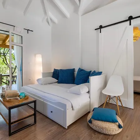 Apanema Mindfulness, Relaxing Adults Only Resort, Fast Wifi, Pool, Sauna, Massage Villa Asprogerakata