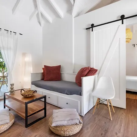 Apanema Mindfulness, Relaxing Adults Only Resort, Fast Wifi, Pool, Sauna, Massage Villa