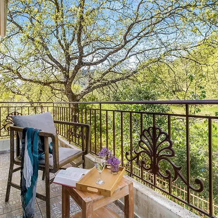 Villa Apanema Mindfulness, Relaxing Adults Only Resort, Fast Wifi, Pool, Sauna, Massage