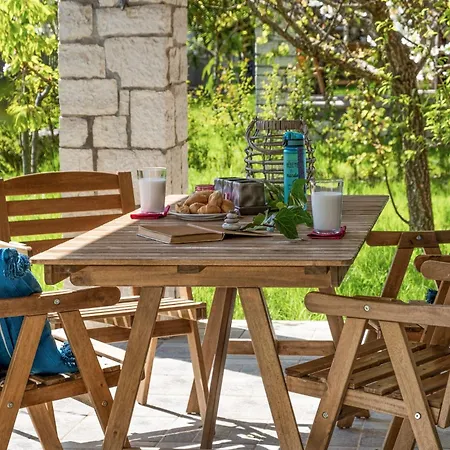 Apanema Mindfulness, Relaxing Adults Only Resort, Fast Wifi, Pool, Sauna, Massage Asprogerakata
