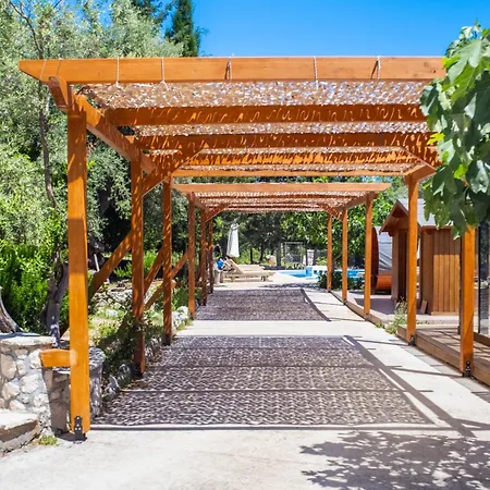 Apanema Mindfulness, Relaxing Adults Only Resort, Fast Wifi, Pool, Sauna, Massage Villa *