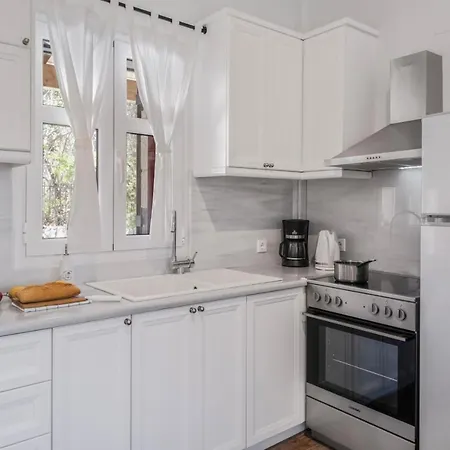 Villa Apanema Mindfulness, Relaxing Adults Only Resort, Fast Wifi, Pool, Sauna, Massage *