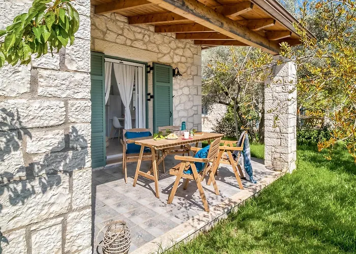 Villa Apanema Mindfulness With Fast Wifi, Pool, Sauna, Massage Asprogerakata